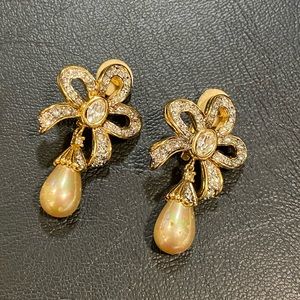 Nina Ricci Vtg Pearl Rhinestones Gold Earrings